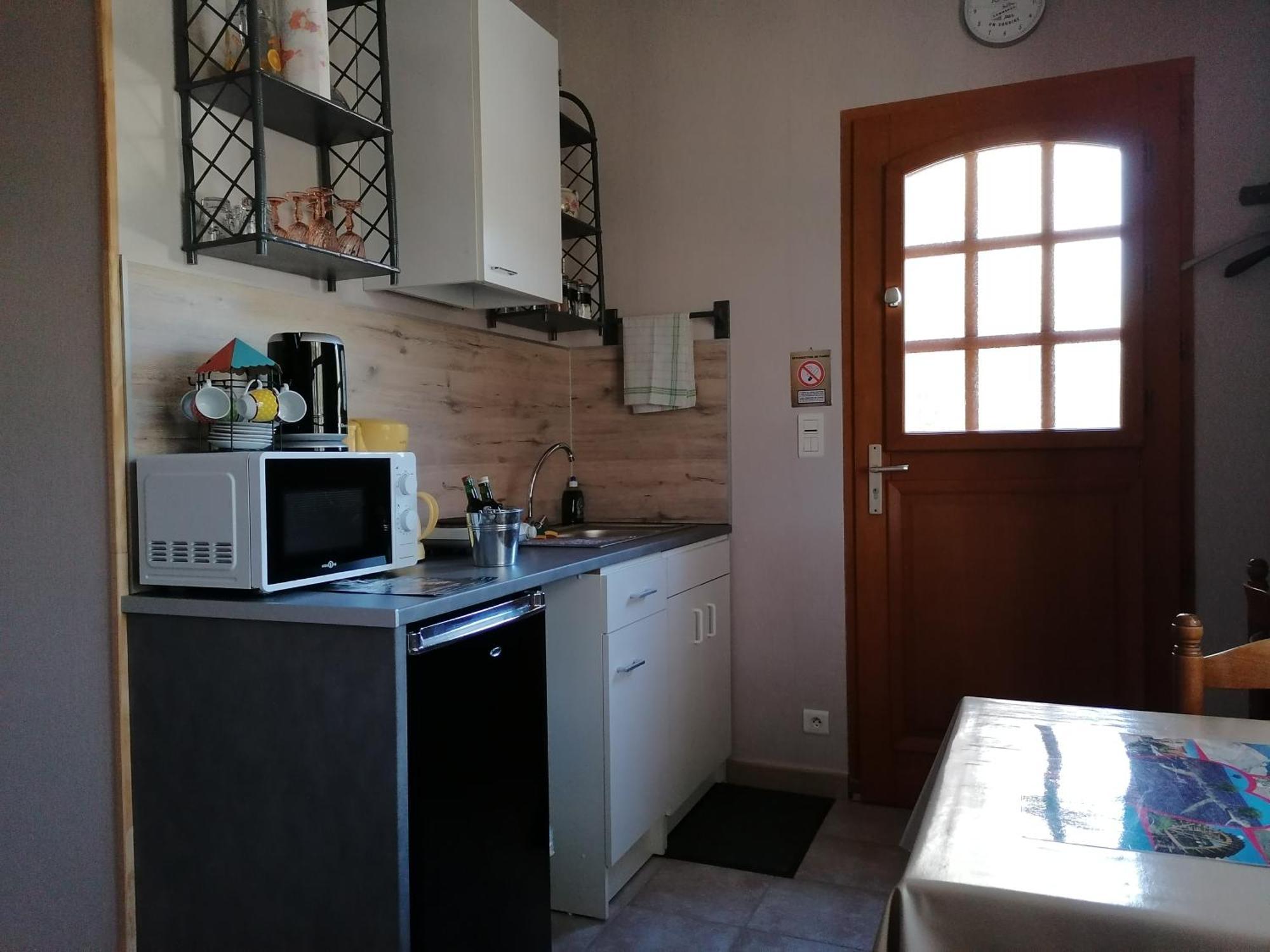 Studio Meuble Independant Chez L'Habitant Uchaux Экстерьер фото