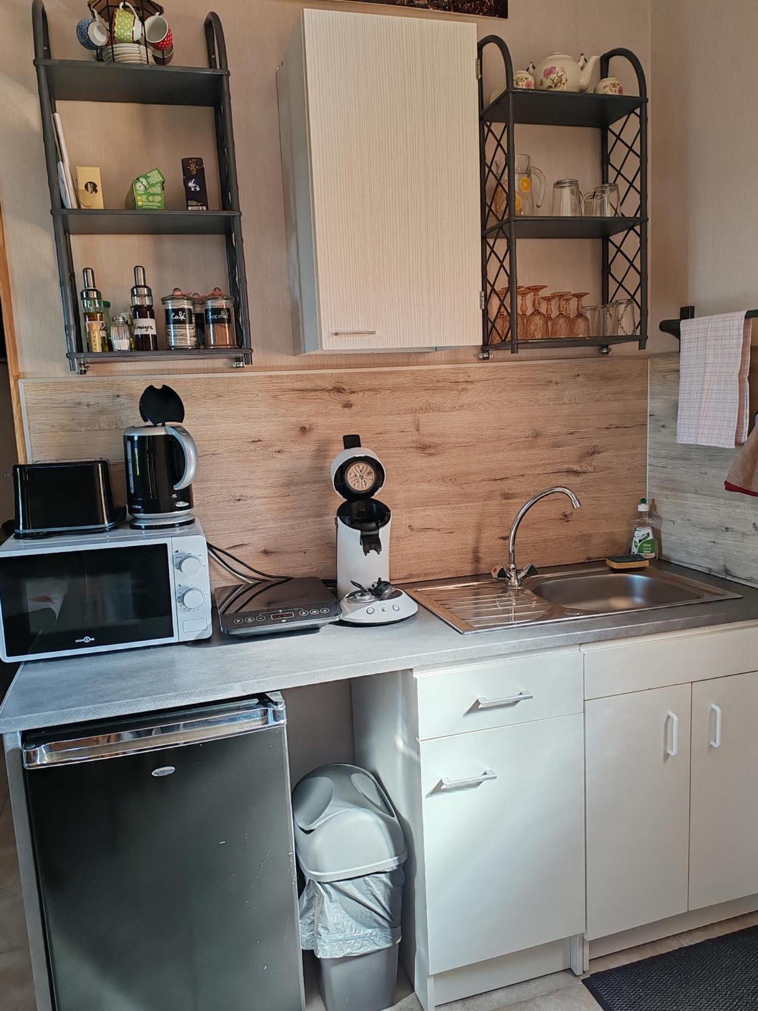 Studio Meuble Independant Chez L'Habitant Uchaux Номер фото